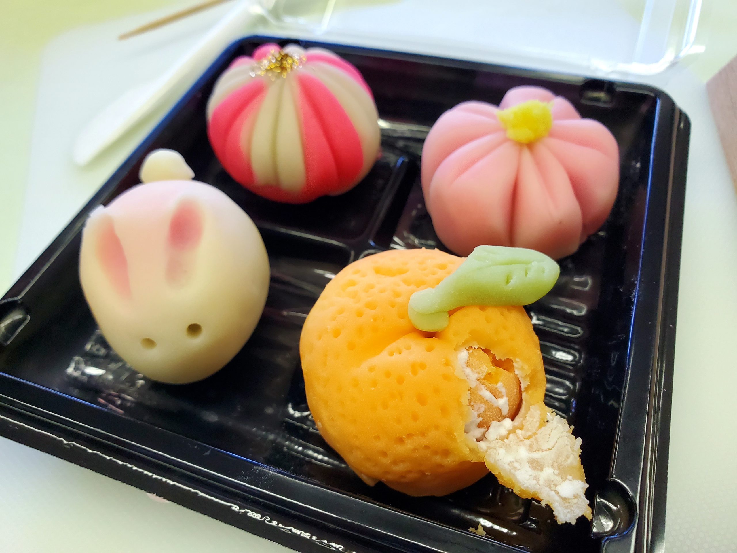 【練り切り🍊】初めてチャレンジしましたがネリネリが楽しかったです♪